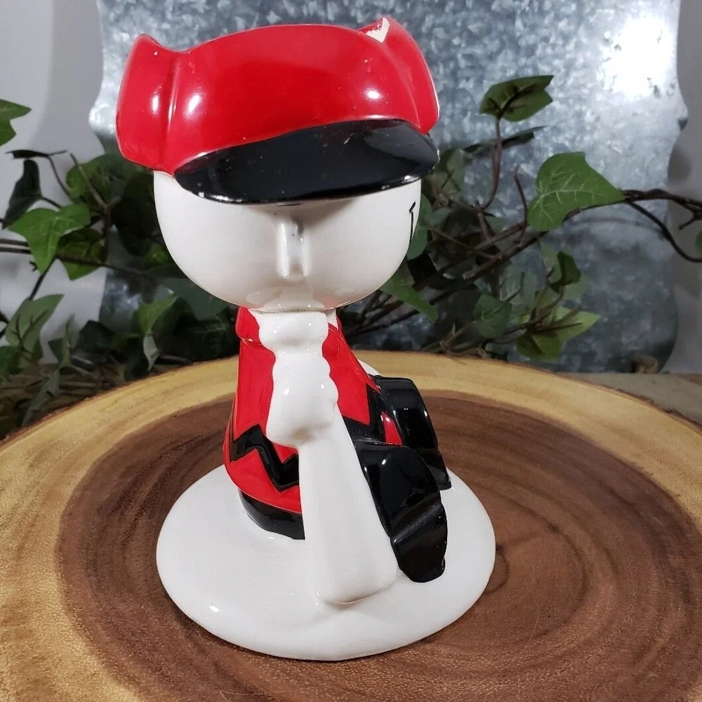Vintage‎ Charlie Brown Candle Holding a Bat & Glove Wearing Red Baseball Cap